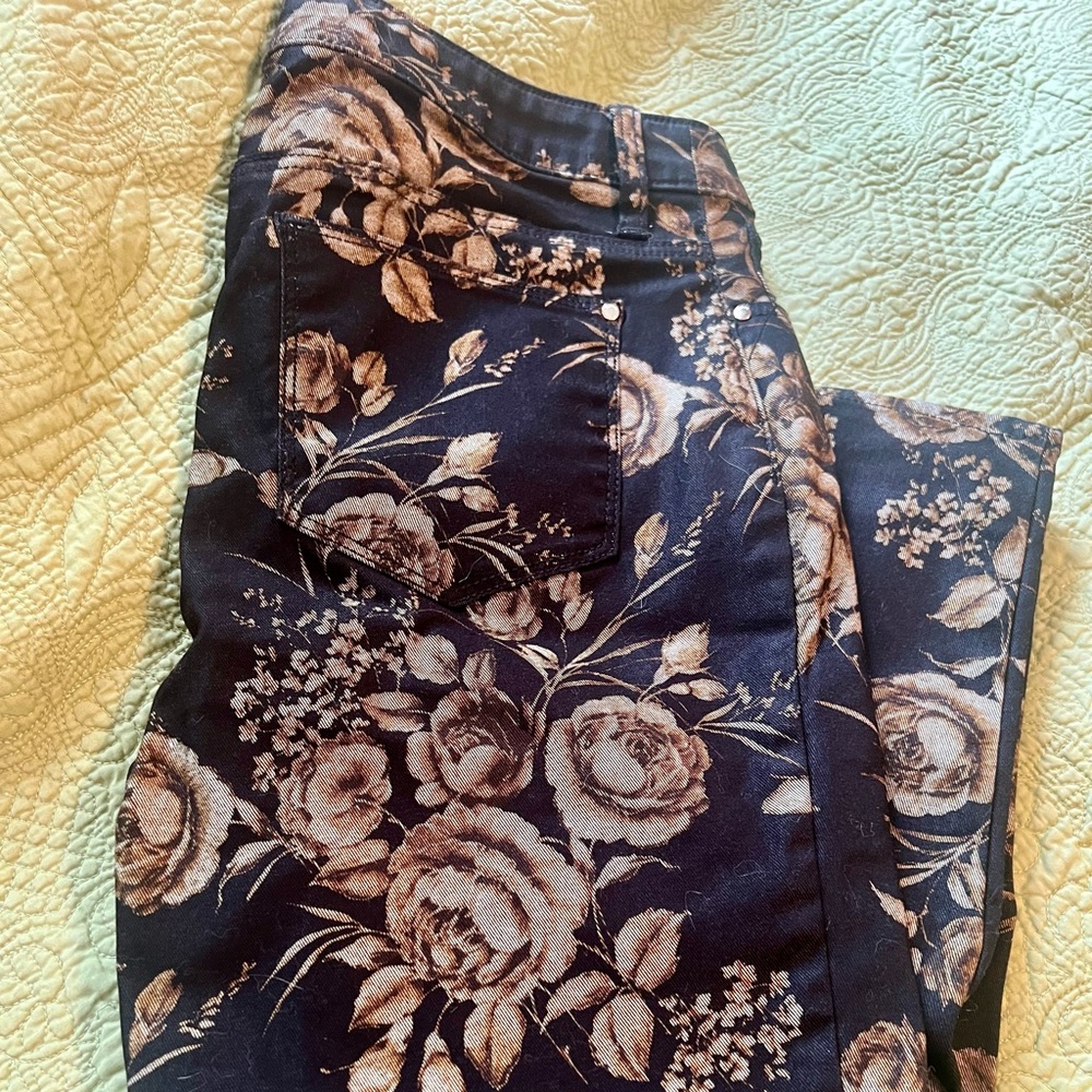 Perfect Stretch Girlfriend Jeans - Black and gold floral - Picture 3 of 5